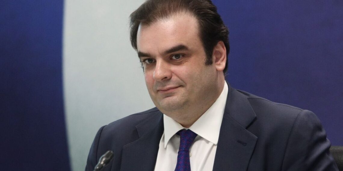 Πιερρακάκης: Η ανάπτυξη «χτίζει» το πλεόνασμα – Μόνο 10% από φόρους