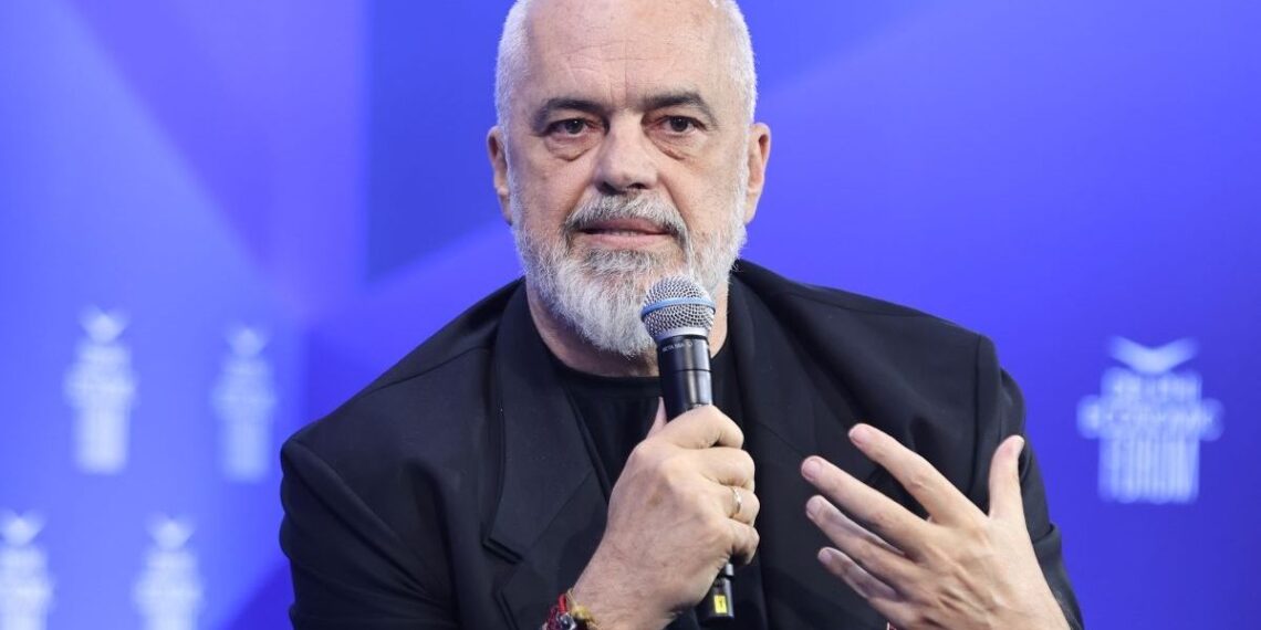 Έκανε χιούμορ λέει ο Ράμα για το σχόλιο πως οι Έλληνες «δεν είστε απόγονοι του Πλάτωνα» (Video)