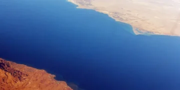 Το Ιράν απειλεί να αποκλείσει την Ερυθρά Θάλασσα