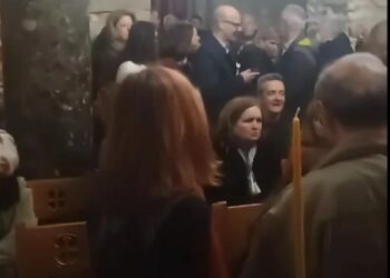 Θεσσαλονίκη: Εισέβαλαν στην εκκλησία των 12 Αποστόλων και διέκοψαν μουσική εκδήλωση (Video)