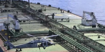 Η «απάντηση» των ΗΠΑ στις επιθέσεις των Φρουρών της Επανάστασης – Κατέσχεσαν ακόμα ένα τάνκερ του Ιράν (Photo+video)