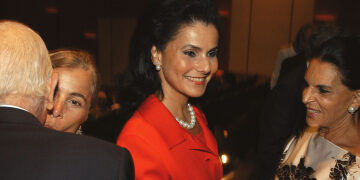 Από τη Θεσσαλονίκη στη λίστα Forbes: Η άγνωστη ιστορία της Βίκυς Σάφρα με περιουσία 27 δισ. δολαρίων