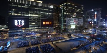 Η “Times Square” της Σεούλ μειώνει τη φωτεινότητα των οθονών βίντεο