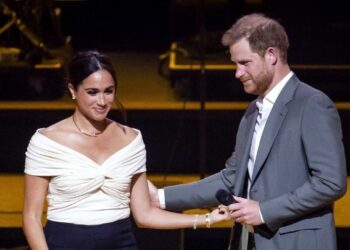 Ο πρίγκιπας Άρτσι, γιος του Χάρι και της Μέγκαν εντυπωσιάζει με τις ικανότητές του στο σκι