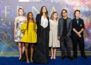 Σιλό Τζολί: Η εντυπωσιακή ομοιότητα με την Αντζελίνα στο ντεμπούτο της σε K-pop μουσικό βίντεο