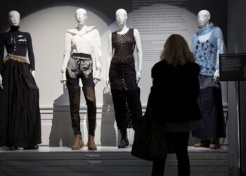 «Artisanal: Our Creative Laboratory»: Έκθεση του Maison Margiela στη Σαγκάη