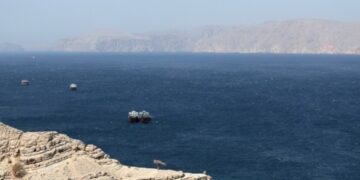 Ένα ιαπωνικό και ένα τουρκικό πλοίο πέρασαν στο Στενό του Χορμούζ τις τελευταίες ώρες