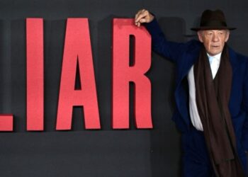 Ο Ίαν ΜακΚέλεν αποθεώνει τον Τζόνι Ντεπ μετά τη συνεργασία τους