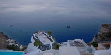 Με οδηγό το Πάσχα «ανοίγει» η σεζόν – Θετικά μηνύματα από Κρήτη, Ρόδο και Σαντορίνη