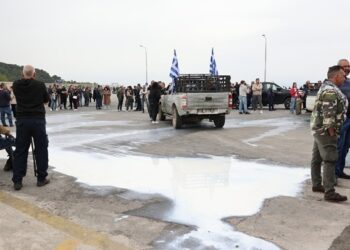 Κλιμακώνουν τις κινητοποιήσεις τους οι κτηνοτρόφοι της Λέσβου