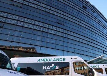 Χορωδία εργαζομένων του NHS προσκλήθηκε από τον Σαμ Σέρντελ να ηχογραφήσει μαζί του τραγούδι