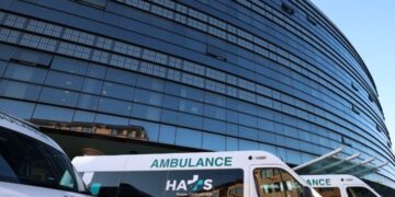 Χορωδία εργαζομένων του NHS προσκλήθηκε από τον Σαμ Σέρντελ να ηχογραφήσει μαζί του τραγούδι