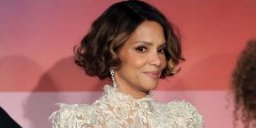 Η Λάιζα Κολόν-Ζάγιας στο πλευρό της Χάλι Μπέρι στο ερωτικό δράμα «Fleur»