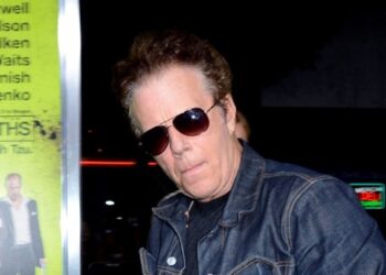 Ο Τομ Γουέιτς δημοσίευσε απόσπασμα ποιήματός του από το νέο άλμπουμ των Massive Attack