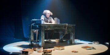 Πίτερ Μάρινκερ: Επιστροφή στη σκηνή για μια ζωντανή αναμέτρηση με τη μνήμη