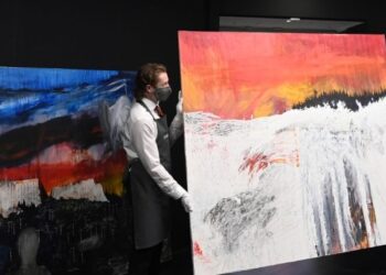 Οι Τομ Γιορκ και Στάνλεϊ Ντόνγουντ εγκαινιάζουν έκθεση στη Βενετία