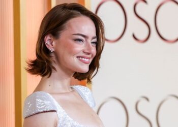 «The Catch»: Η Universal ανακοίνωσε την ημερομηνία πρεμιέρας για τη νέα rom-com με την Έμα Στόουν