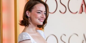 «The Catch»: Η Universal ανακοίνωσε την ημερομηνία πρεμιέρας για τη νέα rom-com με την Έμα Στόουν