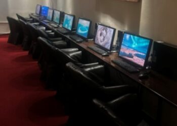 Θεσσαλονίκη: Συνελήφθησαν τέσσερα άτομα για «φρουτάκια»