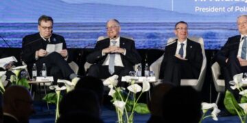 ΠτΔ από το Ντουμπρόβνικ: Η συνδεσιμότητα εξασφαλίζει εθνική ασφάλεια και οικονομική ανάπτυξη