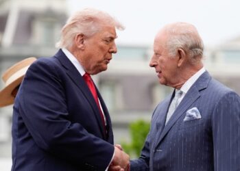 Τραμπ: Ο βασιλιάς Κάρολος δεν θέλει να αποκτήσει το Ιράν πυρηνικά όπλα