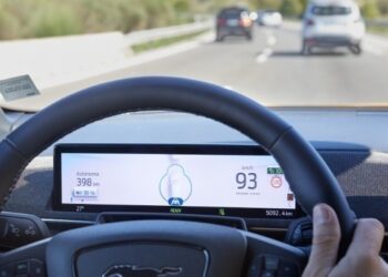 Συνελήφθη 18χρονος που έτρεχε με 163 χλμ./ώρα στην ε.ο. Θεσσαλονίκης-Μουδανιών