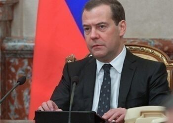 Ο Μεντβέντεφ αμφισβητεί ότι οι ΗΠΑ είναι κατάλληλες για να διαδραματίζουν ρόλο μεσολαβητή σε συγκρούσεις