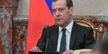 Ο Μεντβέντεφ αμφισβητεί ότι οι ΗΠΑ είναι κατάλληλες για να διαδραματίζουν ρόλο μεσολαβητή σε συγκρούσεις