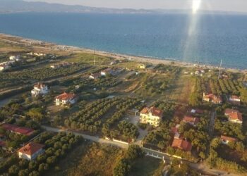 «Ούτε άκριτη αποδοχή ούτε εκ των προτέρων απόρριψη» δηλώνει η αντιπεριφερειάρχης Χαλκιδικής για την επένδυση στη νήσο Διάπορο