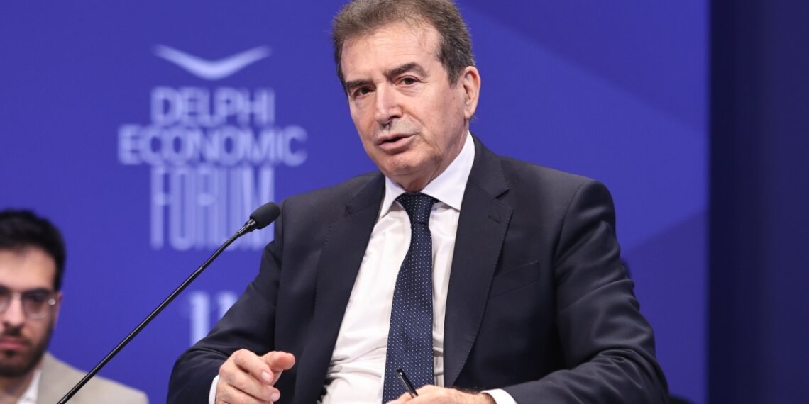 Χρυσοχοΐδης: 100-120 καταγγελίες την ημέρα για ενδοοικογενειακή βία