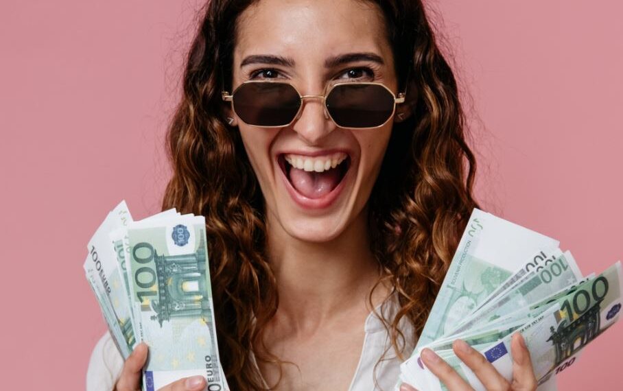 Τα 4 ζώδια που θα βγάλουν τόσα χρήματα που θα αφήσουν και στα εγγόνια τους