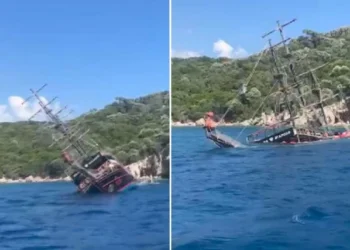 Τουρκία: Εφιαλτικές στιγμές για 148 τουρίστες όταν βυθίστηκε ξαφνικά σκάφος στην Μαρμαρίδα (Video)