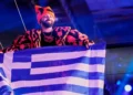 Eurovision: Ο Akylas ανεβαίνει στο πατίνι του φεύγει για τελικό και ετοιμάζεται να το… φέρει!