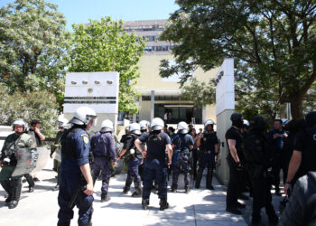 Ποια είναι η κατάσταση των επτά τραυματιών από την άγρια επίθεση αντιεξουσιαστών στο ΑΠΘ