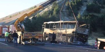 Τραγωδία στην Τουρκία: Οκτώ νεκροί όταν λεωφορείο τυλίχθηκε στις φλόγες – Ανάμεσά τους βρέφος 9 μηνών