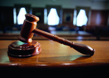 Δικαστικό «φρένο» στη χρέωση 0,80 ευρώ στους καταθετικούς λογαριασμούς