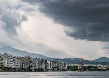 Καιρός δύο όψεων: Καταιγίδες αλλά και θερμοκρασίες έως 27°C
