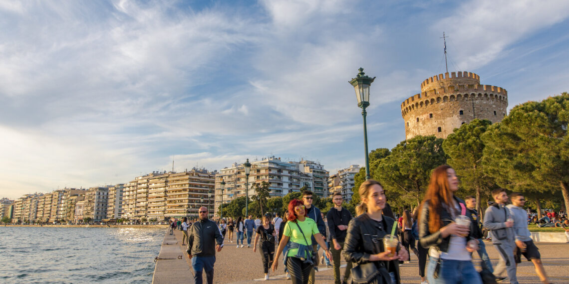 Καιρός: Μικρή ανάσα καλοκαιριού με ήλιο και θερμοκρασίες έως 26 βαθμούς