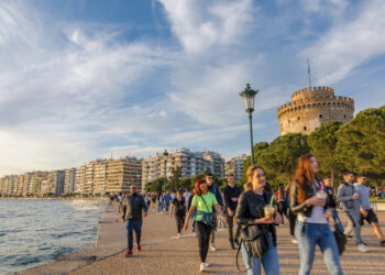 Καιρός: Μικρή ανάσα καλοκαιριού με ήλιο και θερμοκρασίες έως 26 βαθμούς