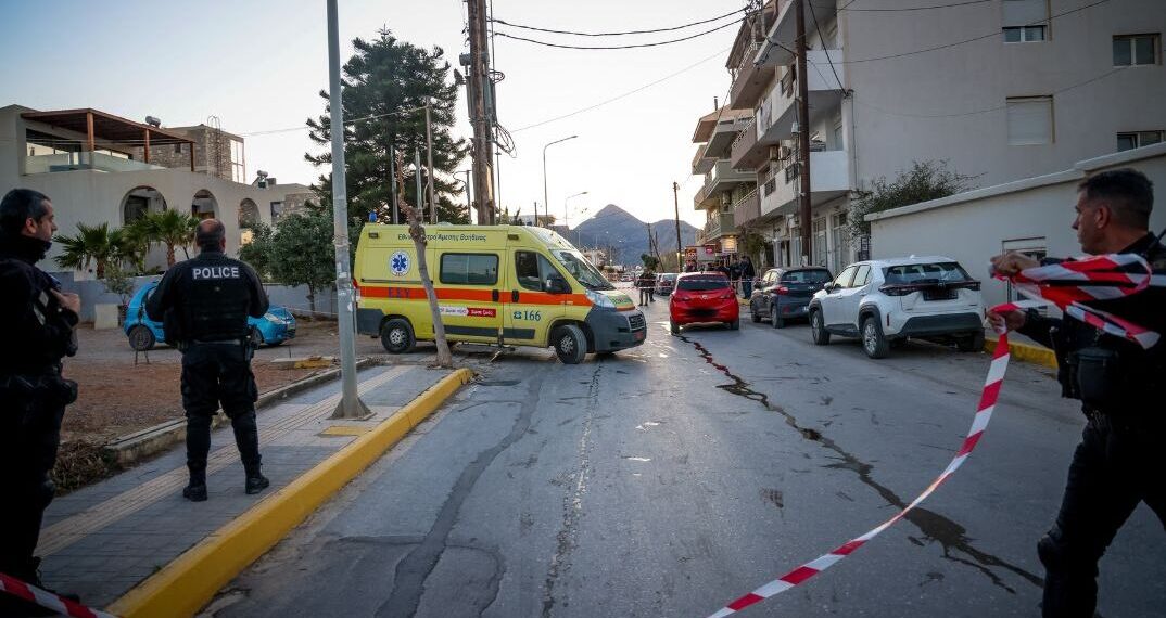 Φονικό στο Ηράκλειο: Συνελήφθη και η σύζυγος του 54χρονου για τη δολοφονία του 21χρονου