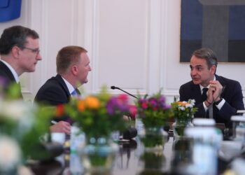 Συνάντηση Κ. Μητσοτάκη με τον Ευρωπαίο επίτροπο: Λαμβάνουμε υπόψη τις συστάσεις της ευρωπαϊκής επιτροπής