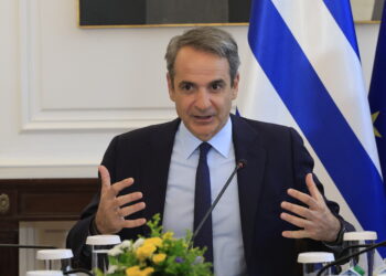Βρετανία: Τα social media είναι τόσο βλαβερά για τα παιδιά όσο το κάπνισμα, σύμφωνα με τους Βρετανούς γιατρούς