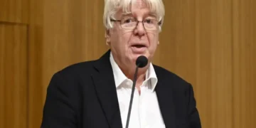 Ποιό “αφήγημα” αναιρείται; Και τώρα… πολιτική κόντρα ανάμεσα σε ΠΑΣΟΚ και συνεργάτη του Τσίπρα
