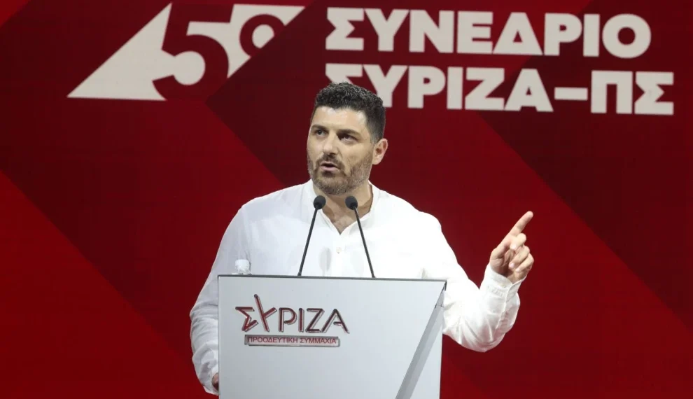 Νέο πολιτικό «διαζύγιο» στον ΣΥΡΙΖΑ: Παραιτήθηκε ο Τεμπονέρας πριν το restart Τσίπρα