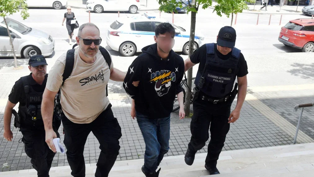 Θεσσαλονίκη: Σήμερα απολογείται ο 30χρονος για τη δολοφονία του πατέρα του στη Θέρμη