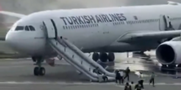 Φωτιά σε Airbus της Turkish Airlines στην Κατμαντού – Σώοι σχεδόν 300 επιβαίνοντες (video)