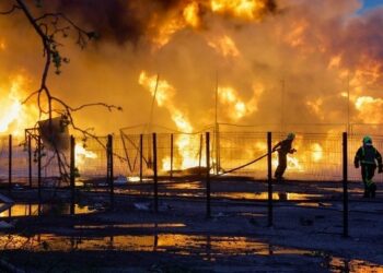 Ρωσία: Πυρκαγιά ξέσπασε στο λιμάνι Πριμόρσκ έπειτα από ουκρανική επίθεση