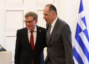 Γεραπετρίτης: Προτιθέμεθα να αναλάβουμε ενεργό ρόλο για την ασφαλή διέλευση των Στενών του Ορμούζ