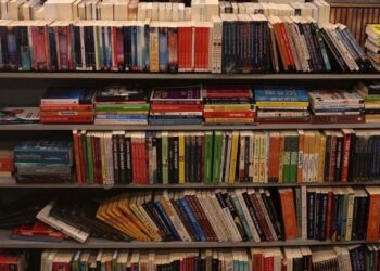 Γαλλία: Ξένοι συγγραφείς αρνούνται να συνεχίσουν να εκδίδουν τα έργα τους στον Grasset