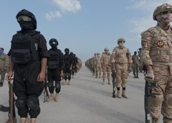 Ιράν: Οι Φρουροί της Επανάστασης απειλούν με επέκταση του πολέμου «πολύ πέραν» της Μέσης Ανατολής